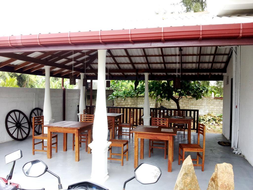Ceylon Surf Guest And Restaurant Weligama Exterior foto