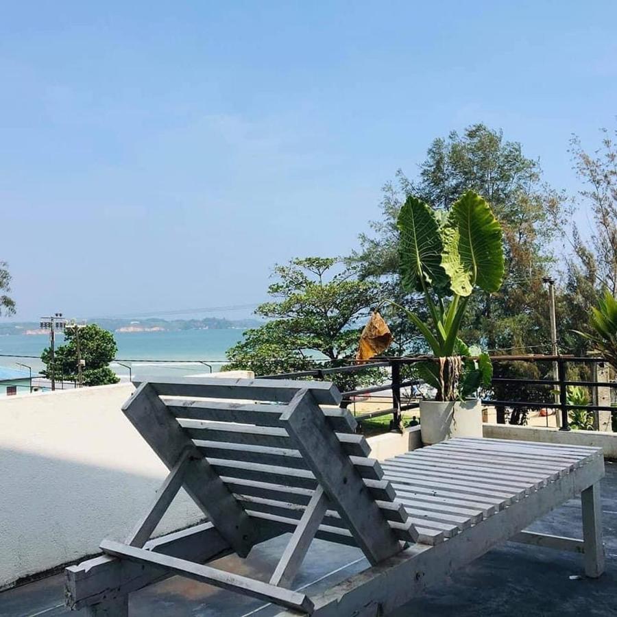 Ceylon Surf Guest And Restaurant Weligama Exterior foto
