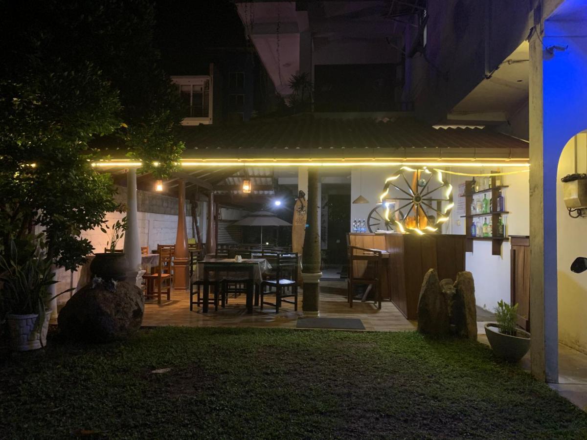 Ceylon Surf Guest And Restaurant Weligama Exterior foto