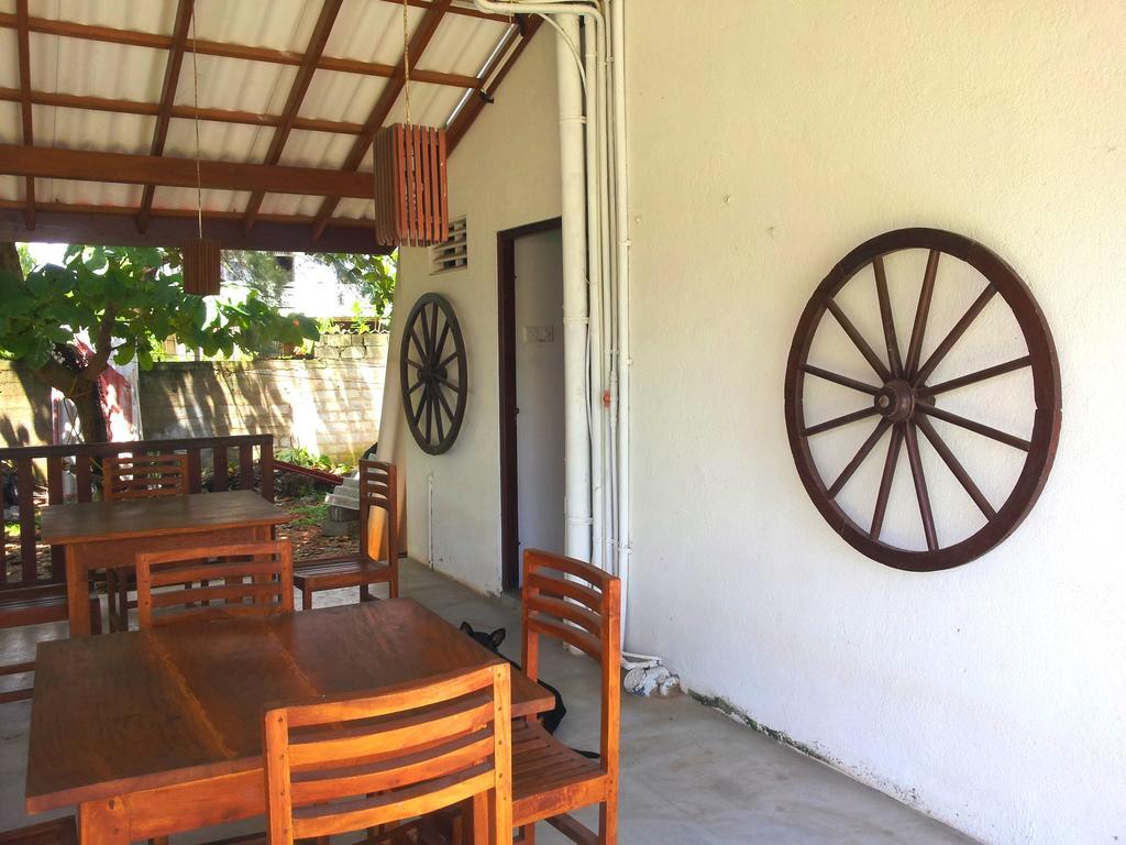 Ceylon Surf Guest And Restaurant Weligama Exterior foto