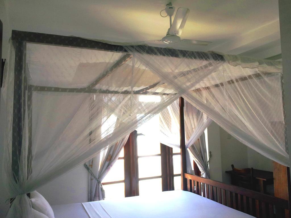 Ceylon Surf Guest And Restaurant Weligama Quarto foto