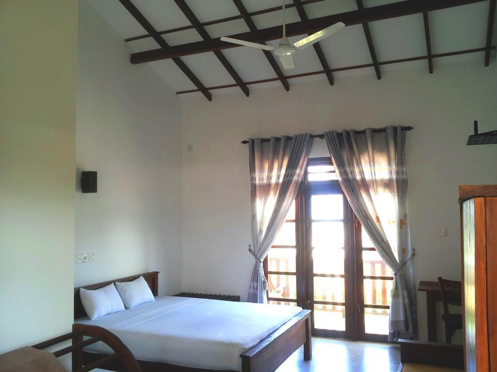 Ceylon Surf Guest And Restaurant Weligama Quarto foto