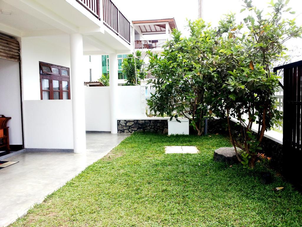 Ceylon Surf Guest And Restaurant Weligama Exterior foto