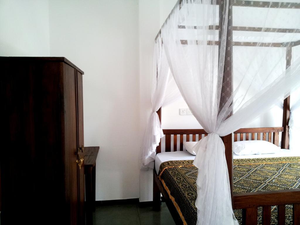 Ceylon Surf Guest And Restaurant Weligama Quarto foto